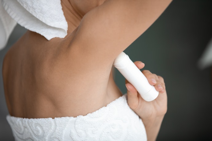 Quer Controlar o Mau Odor? Escolha um Desodorante com Triclosan e 24H de Proteção