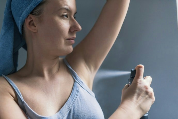 Se Quer Facilidade de Aplicação, Toque Seco e Refrescante, Prefira um Desosorante Feminino Aerosol