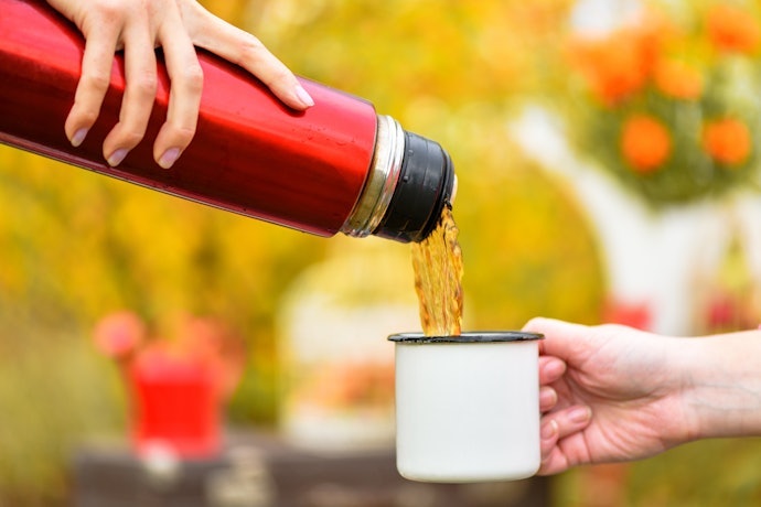 Quer Garrafa Térmica para Café? Opte por Aquelas com Revestimento Cerâmico ou Ampola de Vidro