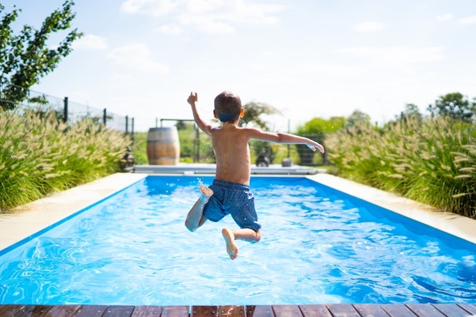 Para Piscinas de Alvenaria ou Fibra, Opte por Filtros de Areia ou Zeólita