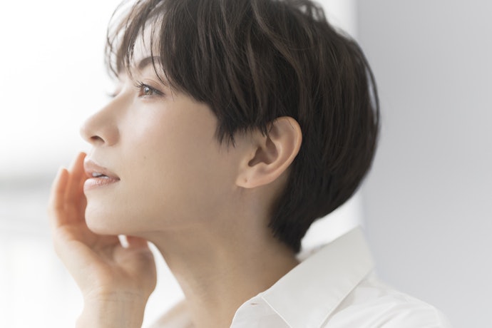 Se Você Tem Pele Seca, Escolha um Creme Facial Noturno Hidratante ou Nutritivo