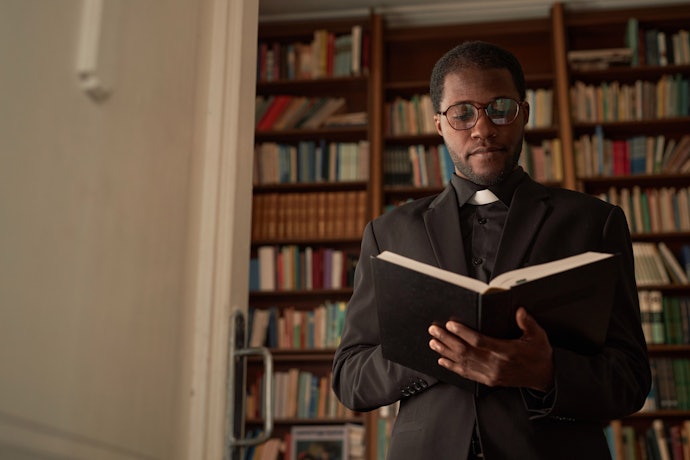 Para Pastores, Padres e Pregadores, Escolha a Bíblia de Estudo King James, ARA e NAA