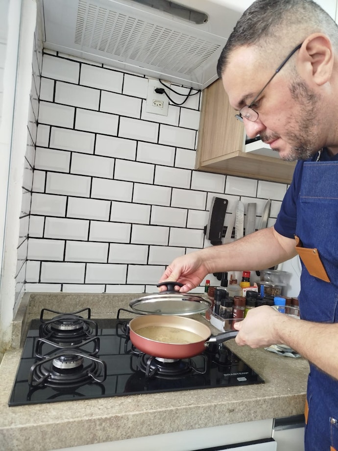 ALUMÍNIO FORTALEZA Frigideira Reta Alta Artistic com Tampa