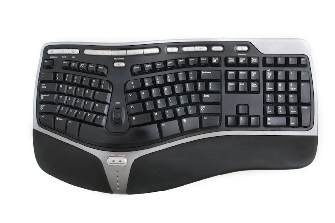Digita por Muitas Horas? Escolha um Teclado com Layout Dividido Ondulado