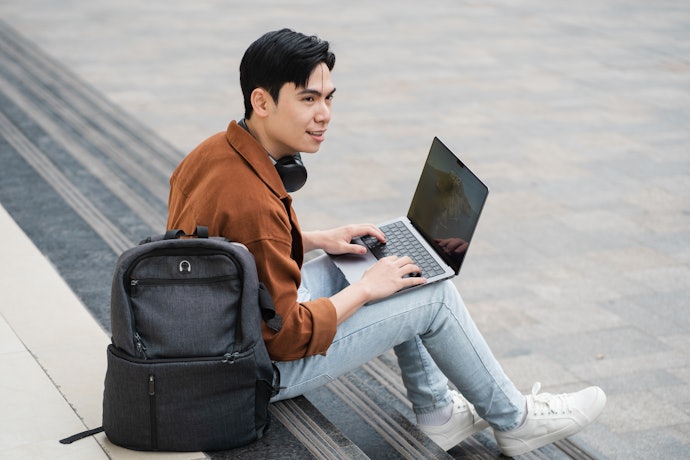 Para Evitar Danos a Notebooks e Eletrônicos, Prefira Mochilas com Compartimento Acolchoado