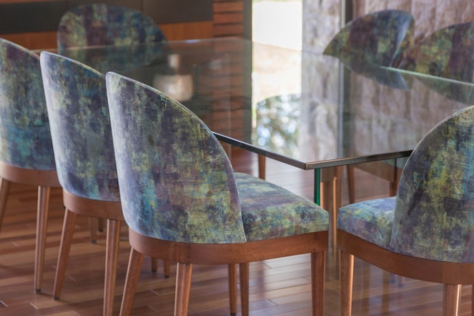 Para Receber Família e Muitos Amigos, Escolha uma Mesa de Vidro com 6 ou 8 Lugares