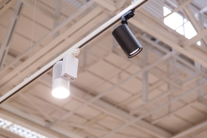 Se Quer Iluminação Direcionada, Escolha a Luminária de Teto para Lâmpada Dicroica