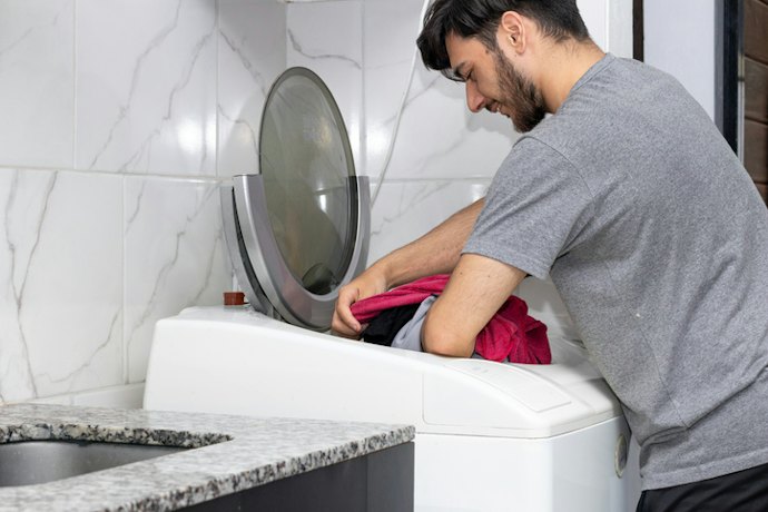 Para Mais Ergonomia ao Lavar Roupas, Escolha uma Máquina de Lavar 12 kg com Abertura Superior