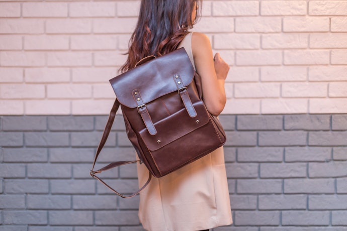 Para Trabalhar com Mais Estilo, Prefira uma Mochila Feminina em Couro Legítimo