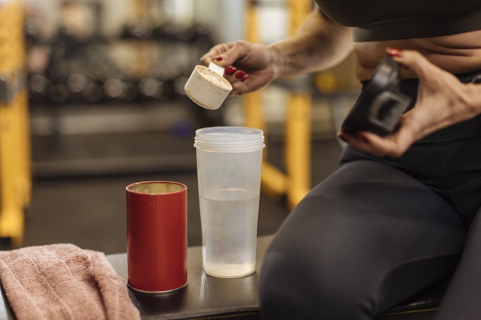Pré-Treino: 15 a 50 g Conforme à Intensidade do Treino, Combinado com Cafeína ou Taurina