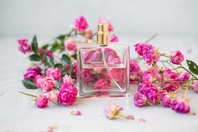 Para Mulheres Românticas, Prefira Perfumes Florais e Frutais, como o Floratta