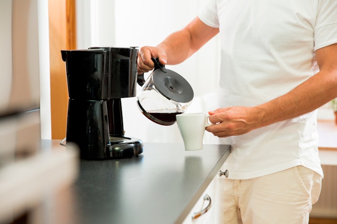 Gosta de Ver a Cor do Café e É Sensível a Gosto Residual? Prefira Cafeteira com Jarra de Vidro