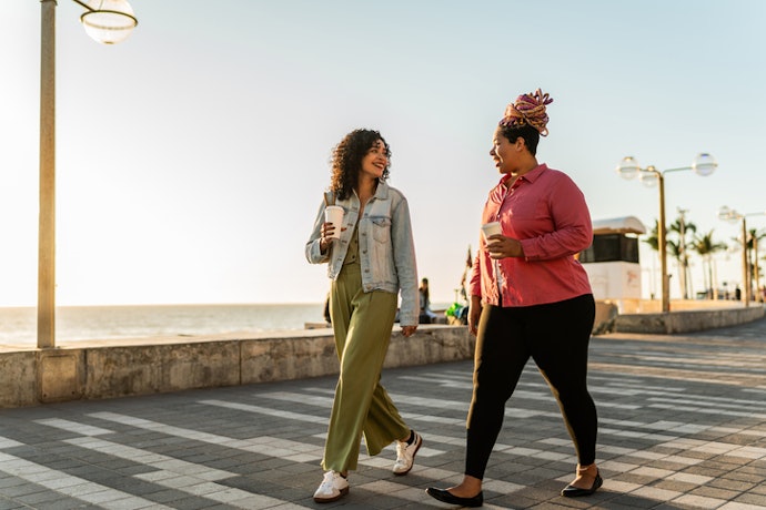 Para Passeios ou Encontros Informais, Escolha um Perfume da Avon Feminino Frutal, como Latin Attitude Festival