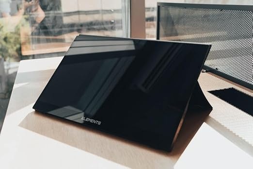Para Mais de Espaço de Tela Mantendo a Mobilidade, Opte por Monitor Portátil 17 ou 18 Polegadas