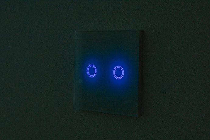 Se Quer uma Opção Mais Moderna e Sofisticada, Opte por um Interruptor Inteligente Touch