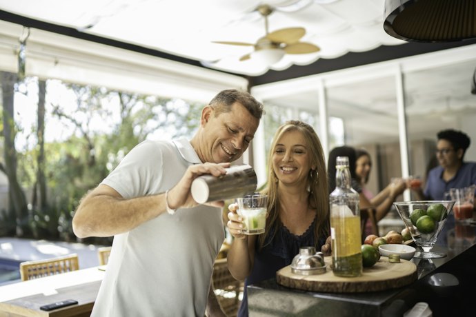 Para Drinks: Cachaças Envelhecidas em Barris de Amendoim e Jequitibá Trazem Sabor Mais Fresco e Redondo