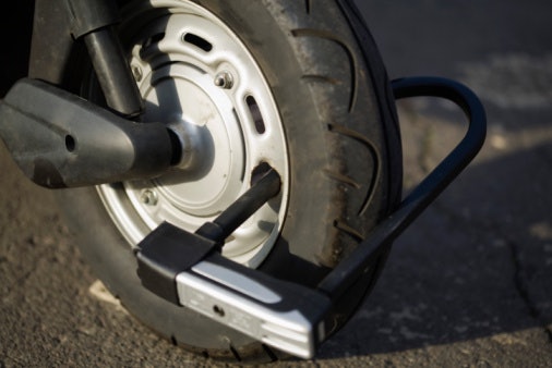 Trava de Moto U-Lock: Materiais Resistentes e Travamento por Chave