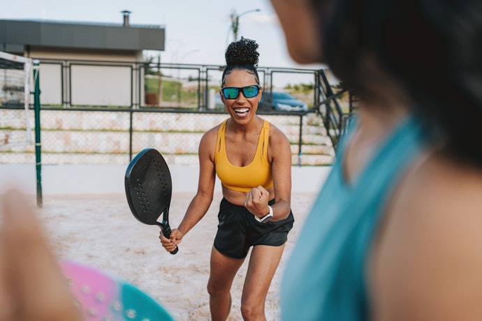 Óculos Oakley Feminino para Beach Tennis? Tecnologia Prizm Field, como Sphaera™ Slash