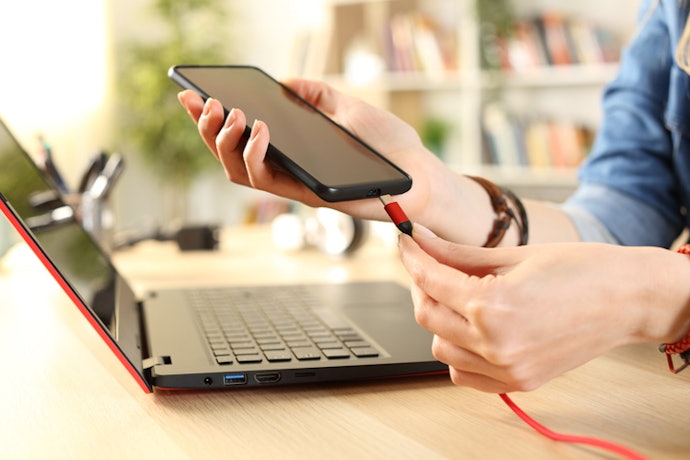 Para Transmissão de Imagens, Opte por um Cabo USB Tipo C com Taxa de 10 Gbps