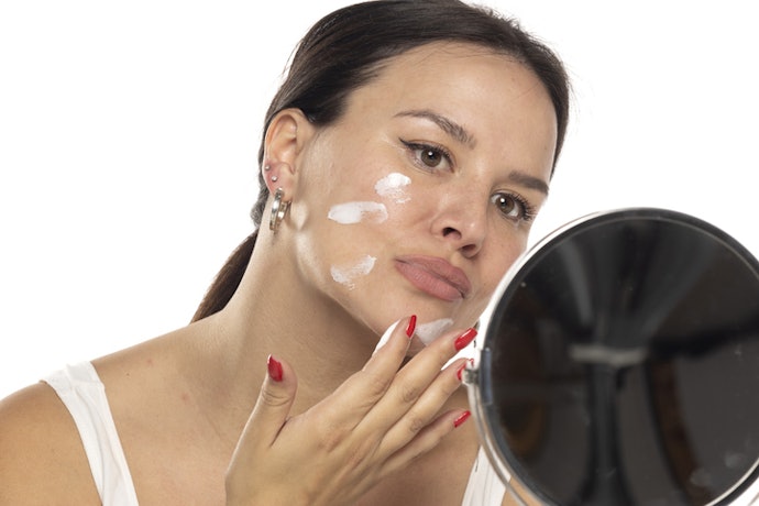 Para Reduzir a Aparência dos Poros, Escolha Cremes com Adapaleno e Retinol