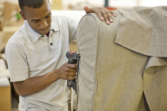 Grampeador de Tapeceiro Pneumático: Potente para Trabalhos Pesados