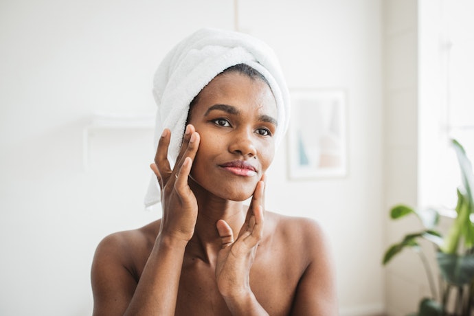 Tem Pele Seca? Prefira Tônicos Faciais com Ácido Hialurônico e Glicerina