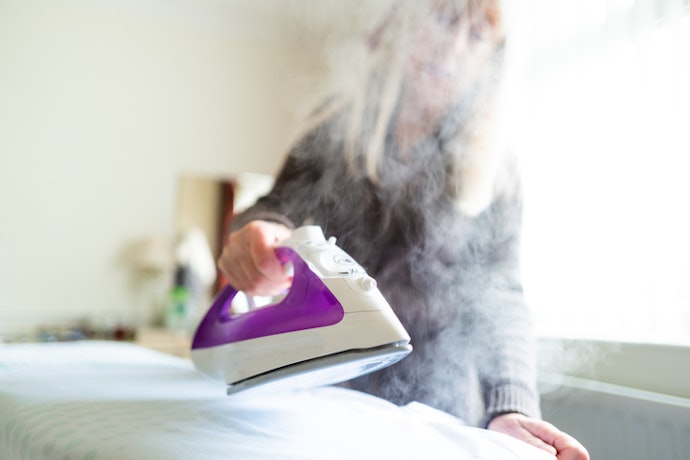 Se Quiser Eliminar Vincos Difíceis Rapidamente, Opte pelo Ferro de Passar a Vapor