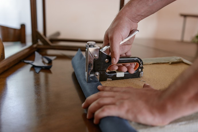 Grampeador de Tapeceiro Manual: para Uso Doméstico e Pontual