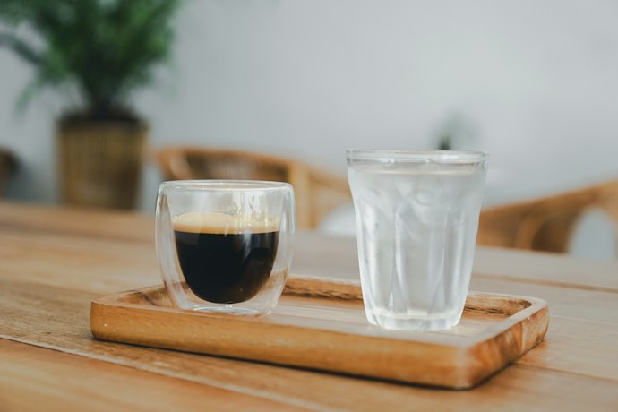Prefere Água Mineral com Sabor Suave e Neutro? Opte por Baixo a Moderado Teor de Minerais