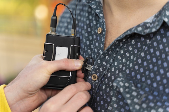 Se Precisa de Mobilidade, Prefira Microfones de Lapela sem Fio