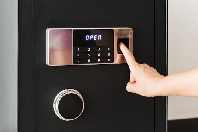Para Definir Quem Pode Abrir, Opte por Cofres com Biometria