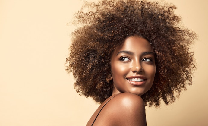 Linhas Discipline e Elixir Ultime: Para Combater o Frizz e Dar Definição para os Fios