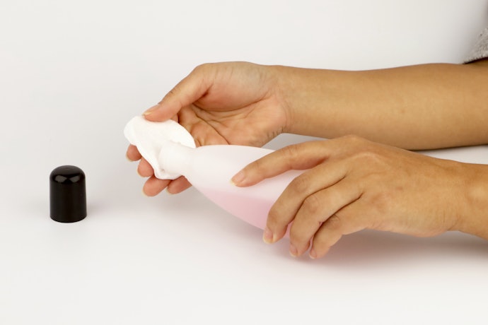 Removedor de Esmalte sem Acetona Líquido: Fácil de Encontrar e Rende Mais