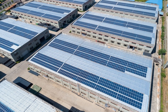 Se For Instalar em Telhados Industriais, Opte por uma Placa Solar de 700 W