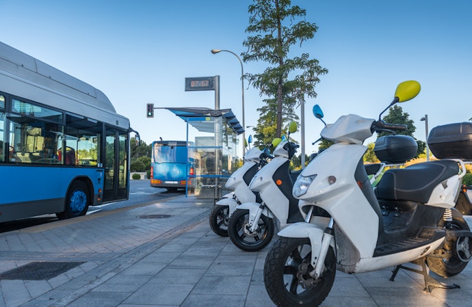 Para Trabalho ou Uso Mais Intenso: Motocicletas com 5000W e Autonomia de 120km