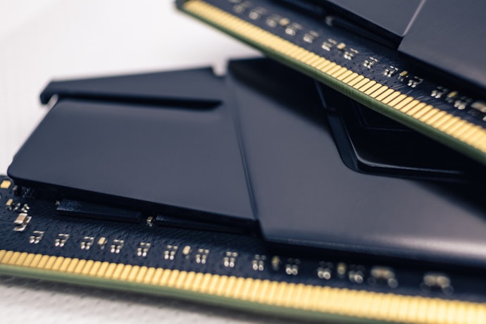 Se Vai Usar em PC, Verifique Se a Memória É DIMM e a Frequência Suportada Pela Placa-Mãe