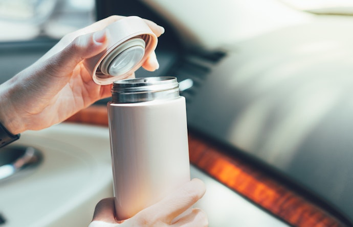 Quer uma Garrafa Térmica Portátil para Água? Prefira Modelos com Bocal Largo e de até 1 L