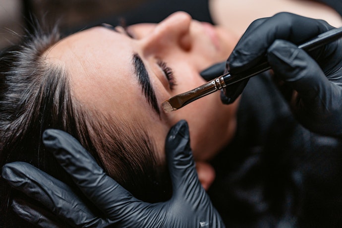Para Acabamento Duradouro, Prefira Hennas para Sobrancelhas com Fórmulas Profissionais