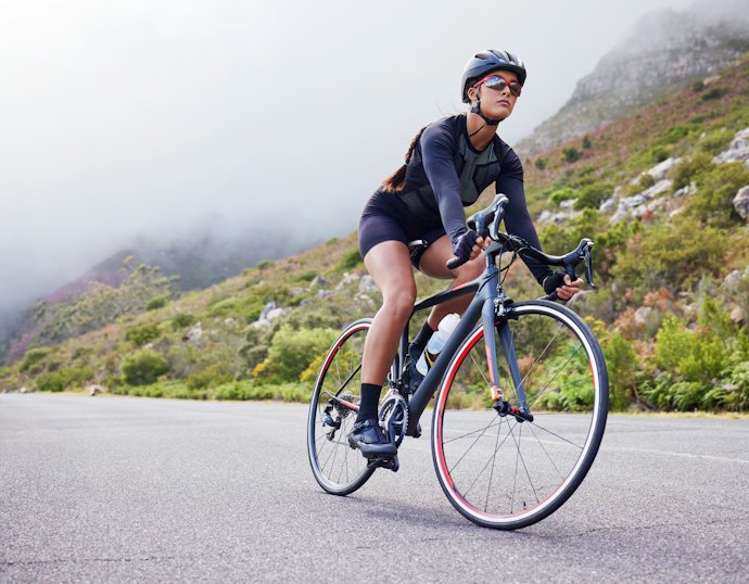 Vai Pedalar em Terrenos com Ladeiras? Opte por Bicicleta Feminina com, no Mínimo, 7 Marchas