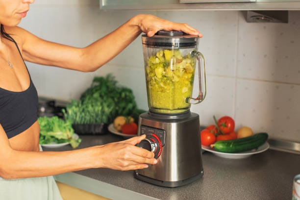 Para Triturar Alimentos Duros, Prefira um Liquidificador com 800 W de Potência no Mínimo