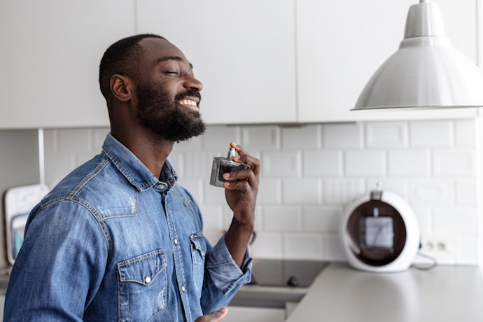 Quer uma Fragrância Envolvente e Aconchegante? Escolha um Perfume Árabe Masculino Doce