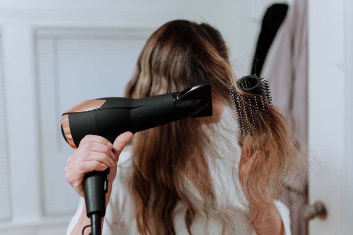 Usa Secador, Chapinha ou Babyliss? Escolha Cremes de Pentear com Proteção Térmica