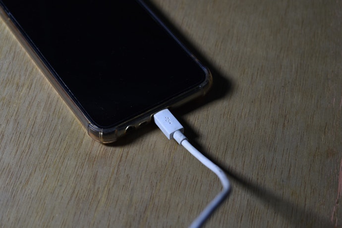 Quer um Celular Android que Carrega Mais Rápido? Escolha um Modelo com Carregamento de 90 W