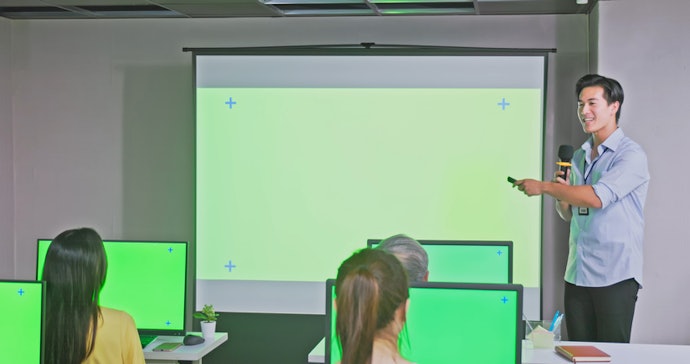 Vai Usar com Frequência? Prefira Passadores de Slides com Bateria que Dure, pelo Menos, 2 h