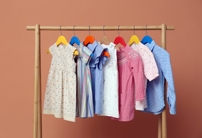 Cabides com até 30 cm de Largura São Ideais para Pendurar Roupas das Crianças