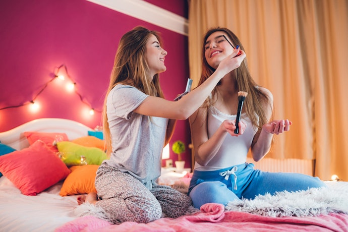 Presente para Adolescente? Prefira Maleta de Maquiagem Juvenil com 8 Produtos de Cobertura Leve