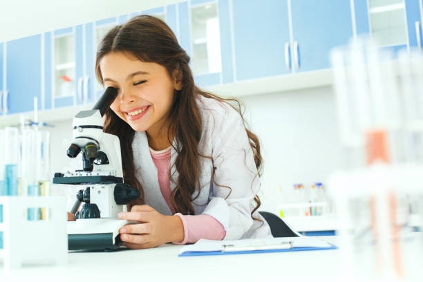Para Idades Escolares, Escolha Microscópios Ópticos