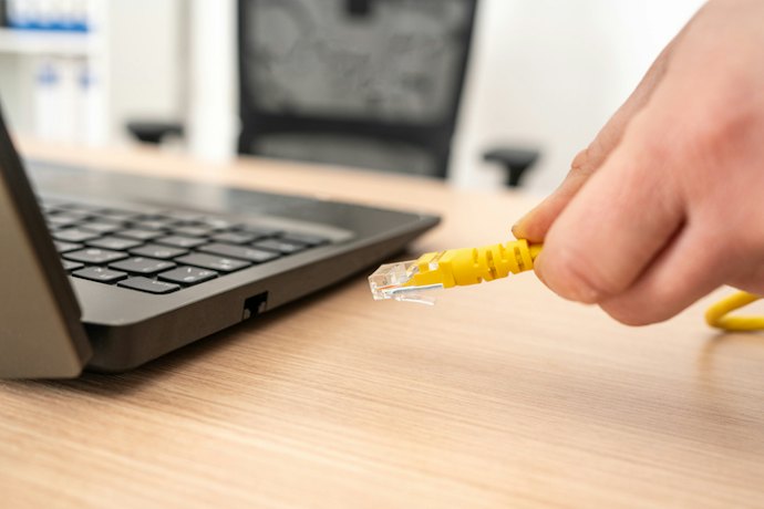 Se Você Tem Cabos Ethernet Disponíveis, Opte por Roteador Mesh Dual-Band