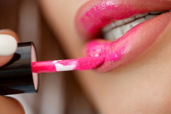 Para uma Aplicação Precisa nos Lábios, Prefira um Lip Tint com Aplicador de Esponjinha