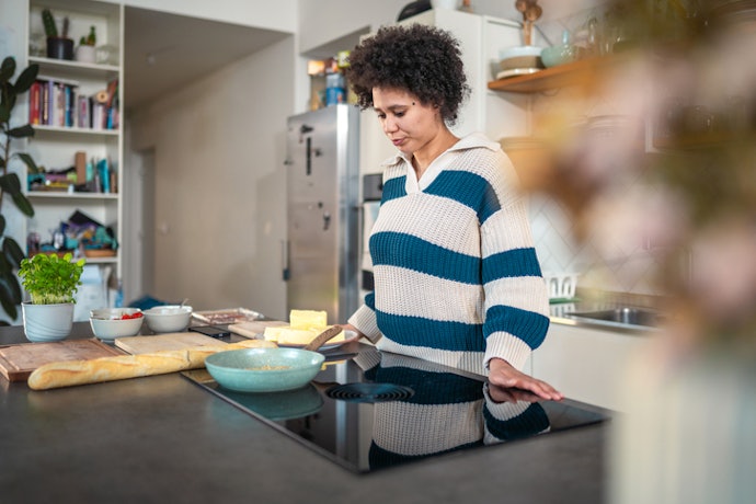 Em Cooktops de Indução com 5 Bocas, Opte por 7000 W a 9000 W de Potência Total